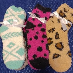 6 pairs of fluffy socks